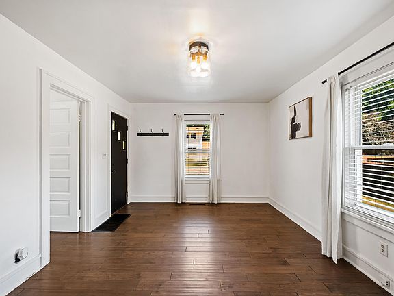 5th image of 216 N 15th St