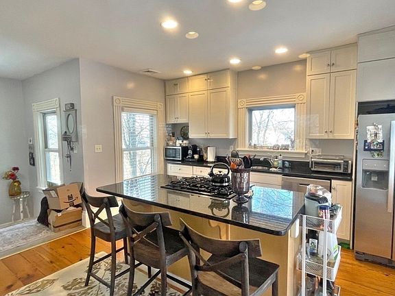 4th image of 56 Saint James Cir #2