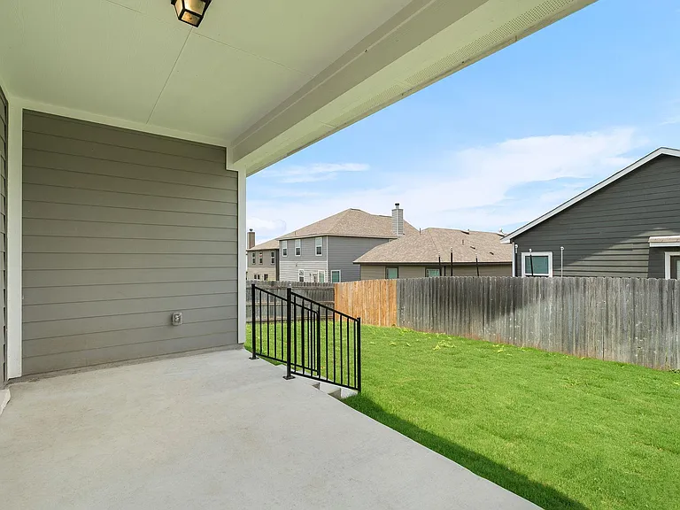 313 McLintock Rd — Photo 30