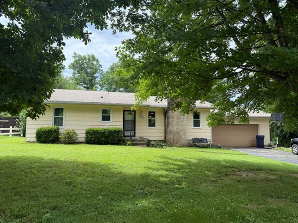 2304 E Huntington Street, Ozark, MO 65721