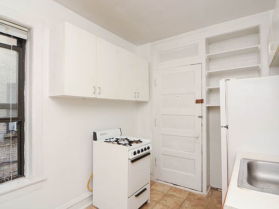 2nd image of 2706 N Spaulding Ave APT 1FF