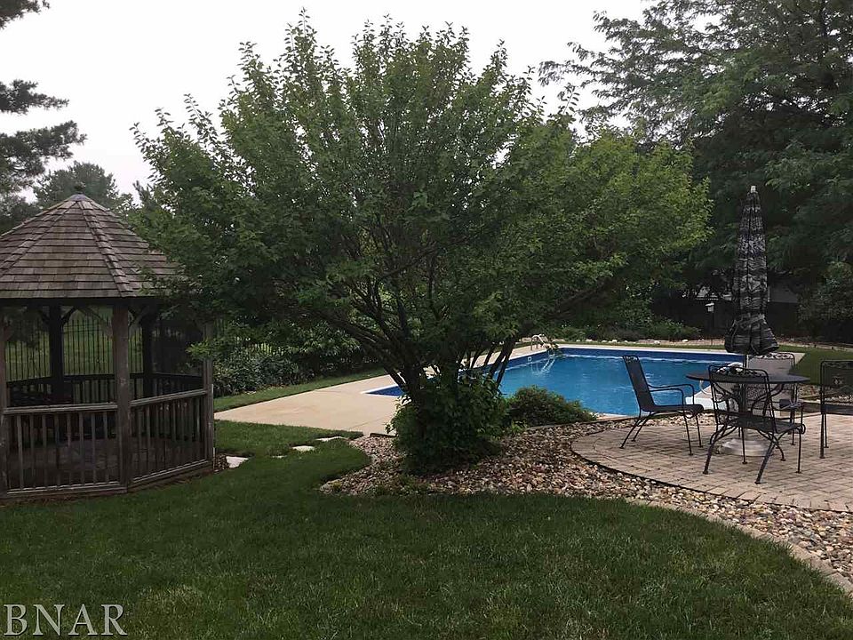 2nd image of 2903 Carlene Dr