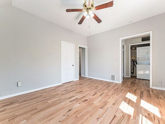 3rd image of 521 S Grant St #3