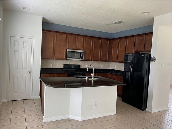 4th image of 2738 Barclay Ln