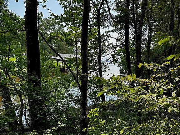 2nd image of 1376 Lakeshore Dr