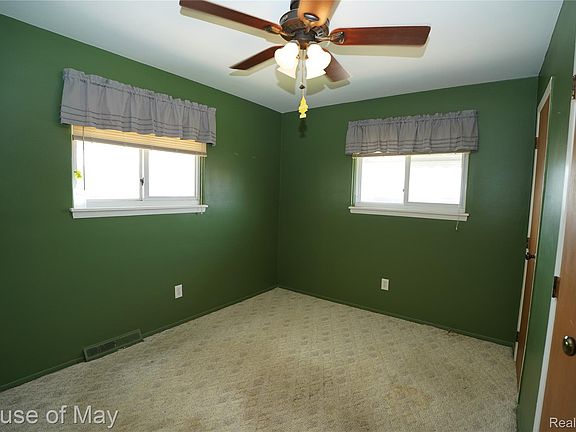 5th image of 18233 Ruth St
