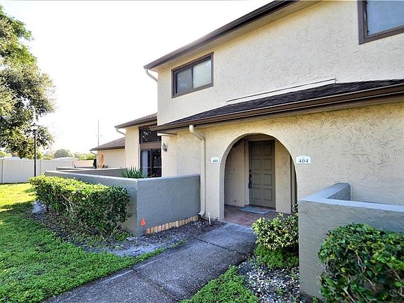 4th image of 6262 142nd Ave N Unit 405