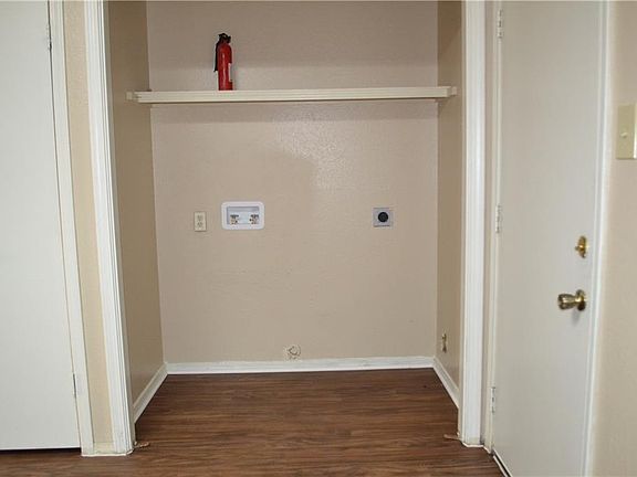 5th image of 3043 Olympia Dr