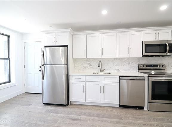 2nd image of 123 Essex St