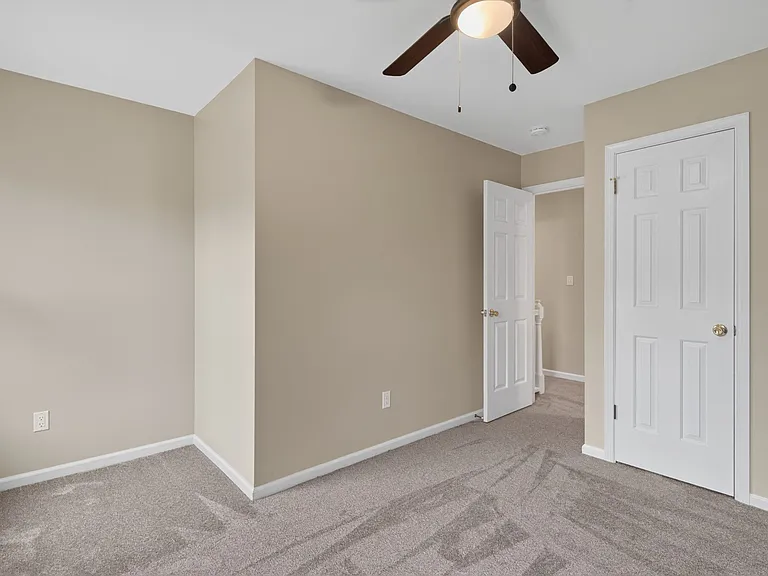898 Gunston Ct — Photo 24