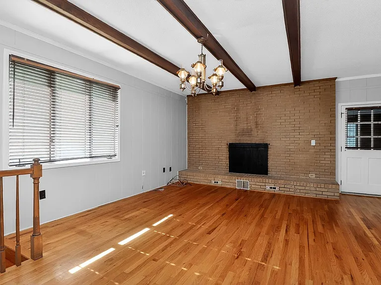 8109 Reames Rd — Photo 15