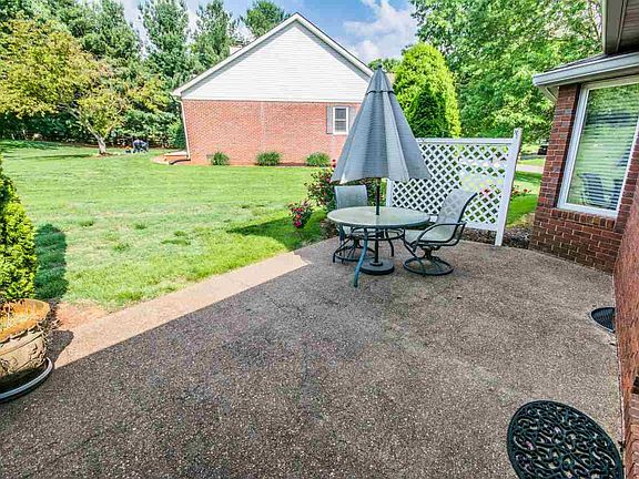 3rd image of 2828 Edward Dr