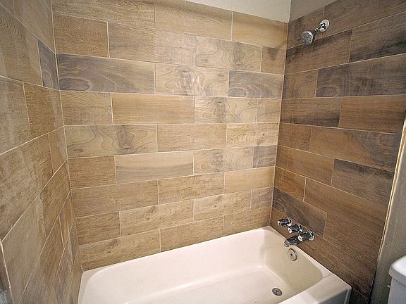 5th image of 450 NE 68th St #208-06