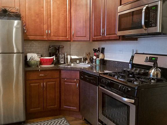 2nd image of 2543 W Cortez St #1711449
