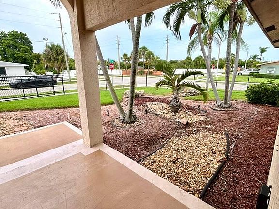 4th image of 785 SW 4TH Street