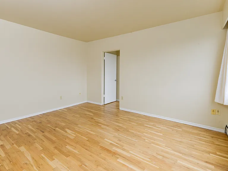 1450 Chestnut St — Photo 11