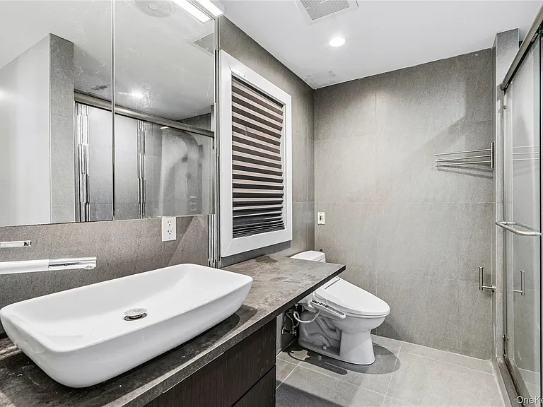 31 Sutton Hill Ln — Photo 33
