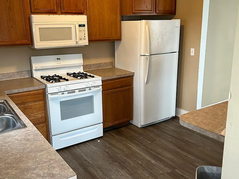 2785 Norwood St — Photo 3