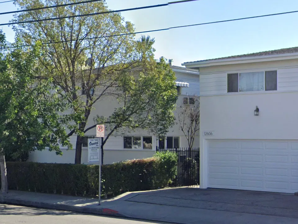 12558-12606 Oxnard St