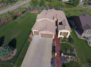 7704 S Tuscan Club Cir, Sioux Falls, SD 57108
