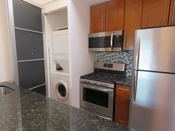 3rd image of 625 Walton Ave #3