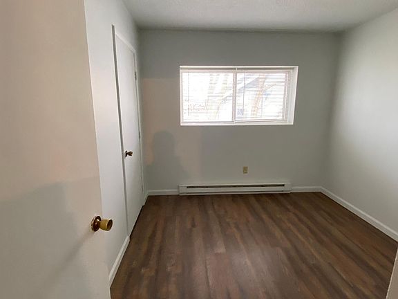 5th image of 12 Shore Dr #12