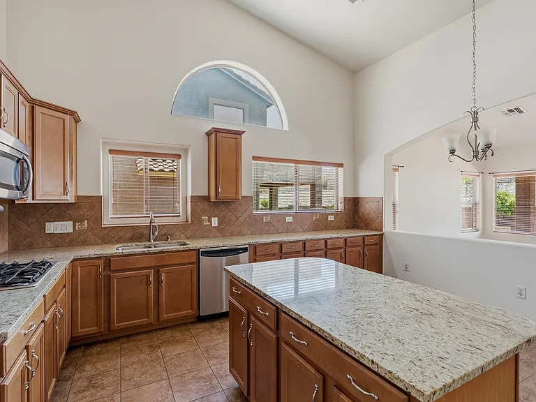 677 W Pizzicato Ln — Photo 33