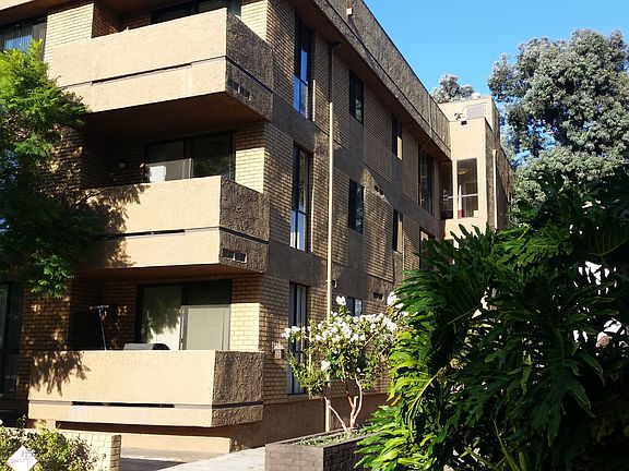 4th image of 1132 S Doheny Dr APT 202