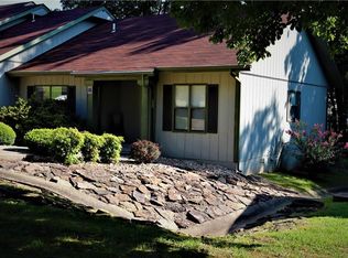 16 Yates Dr, Bella Vista, AR 72714