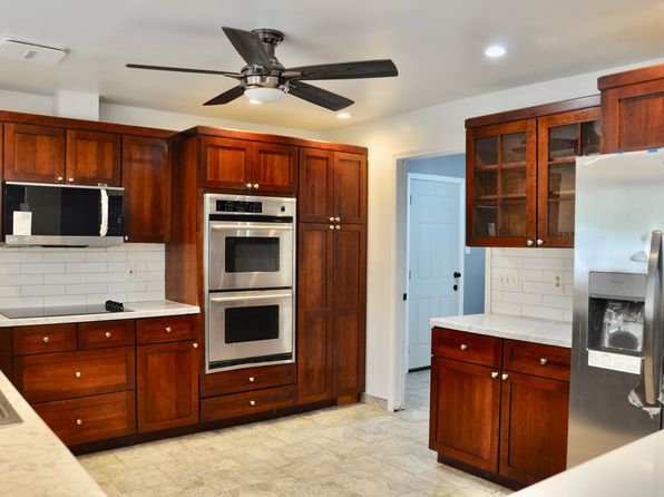 2009 N Geyer Rd, Saint Louis, MO 63131