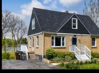 23450 N Spring Dr, Barrington, IL 60010