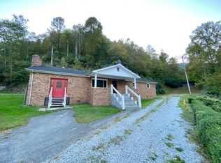 11 Ramey Br, Raccoon, KY 41557