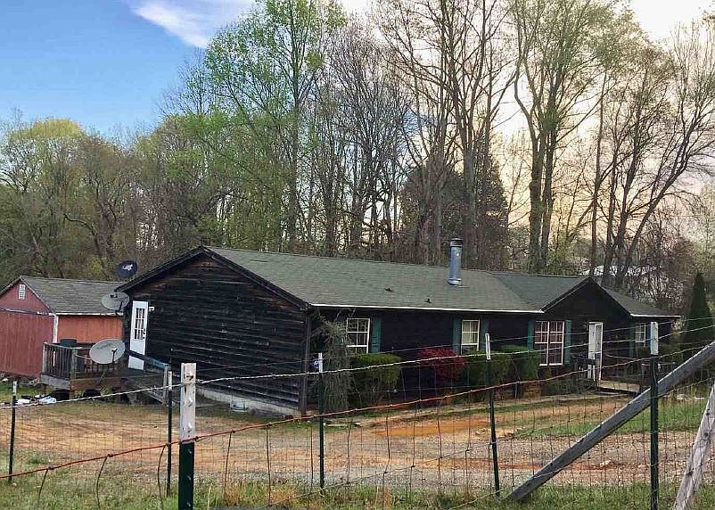 2nd image of 254 Pattie Gap Rd