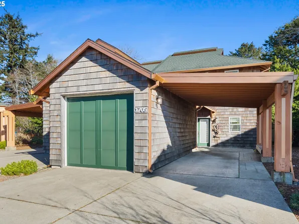 1705 Pansy Ct, Rockaway Beach, OR 97136