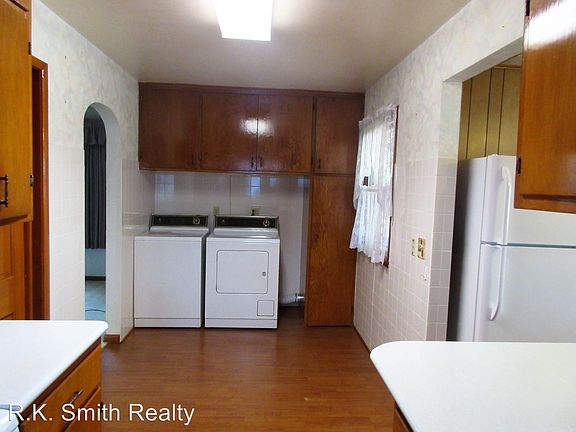 5th image of 703 N Oakhill Ave
