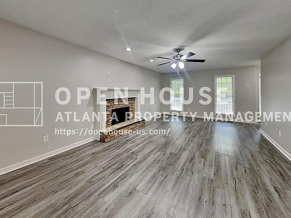 3rd image of 360 Warrenton Dr