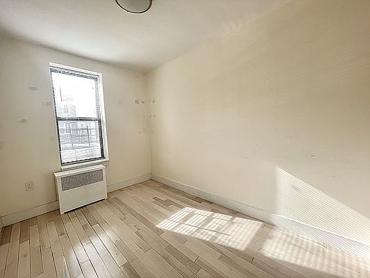 4th image of 79 Brighton 11 St #1D