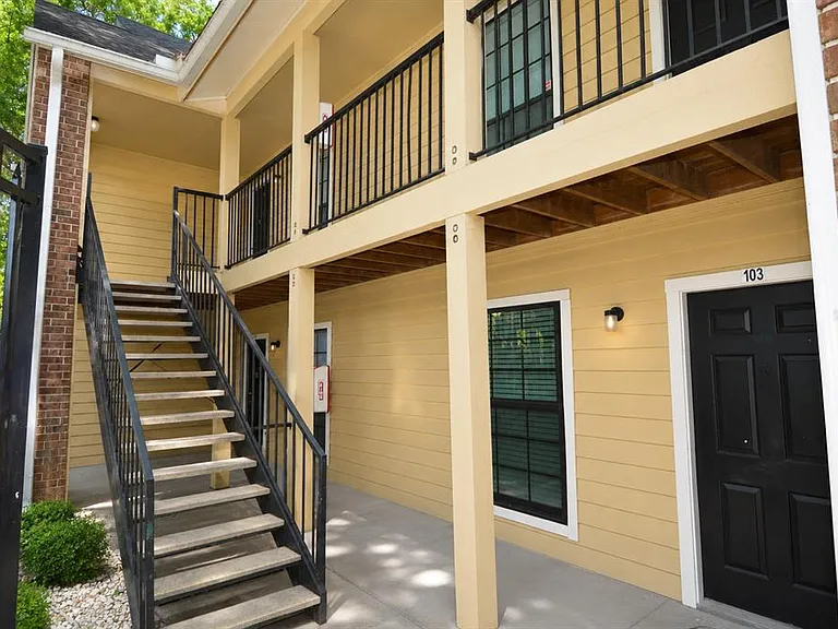 8643 Mallard Reserve Dr #104 — Photo 4