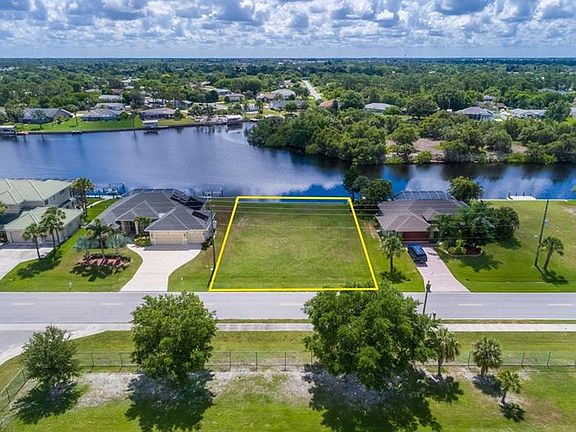 3rd image of 2690 Lake View Blvd