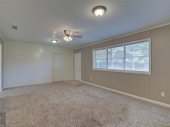 4th image of 487 Dixon Ave