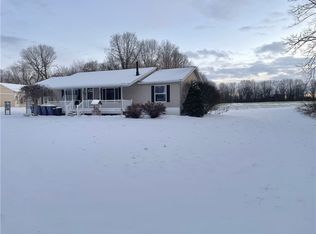 30 Elmhurst Cir, Auburn, NY 13021