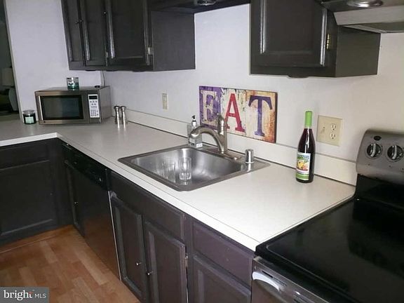 2nd image of 704 Woodlawn Ave