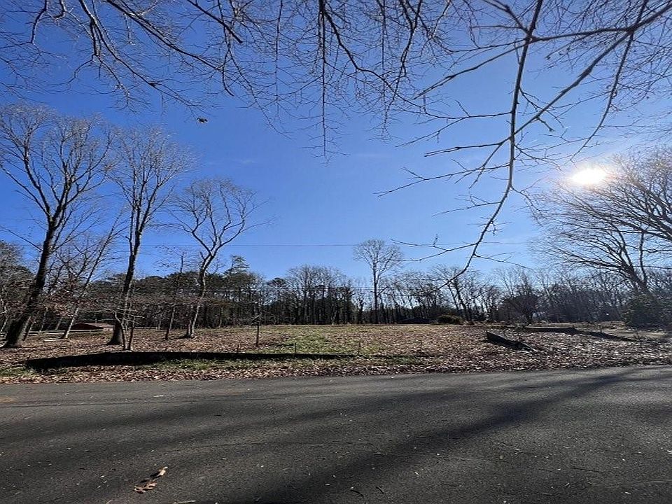 1st image of 407 Lynderhill Ln