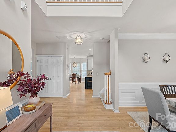 3rd image of 5710 Kirkwynd Commons Dr