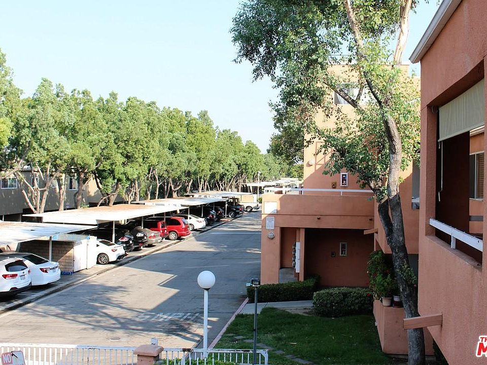 2nd image of 12601 Van Nuys Blvd Unit 205