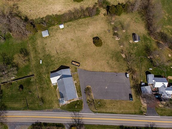 4th image of 1529 Parkersburg Tpke