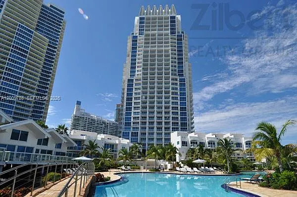 50 S Pointe Dr #2102