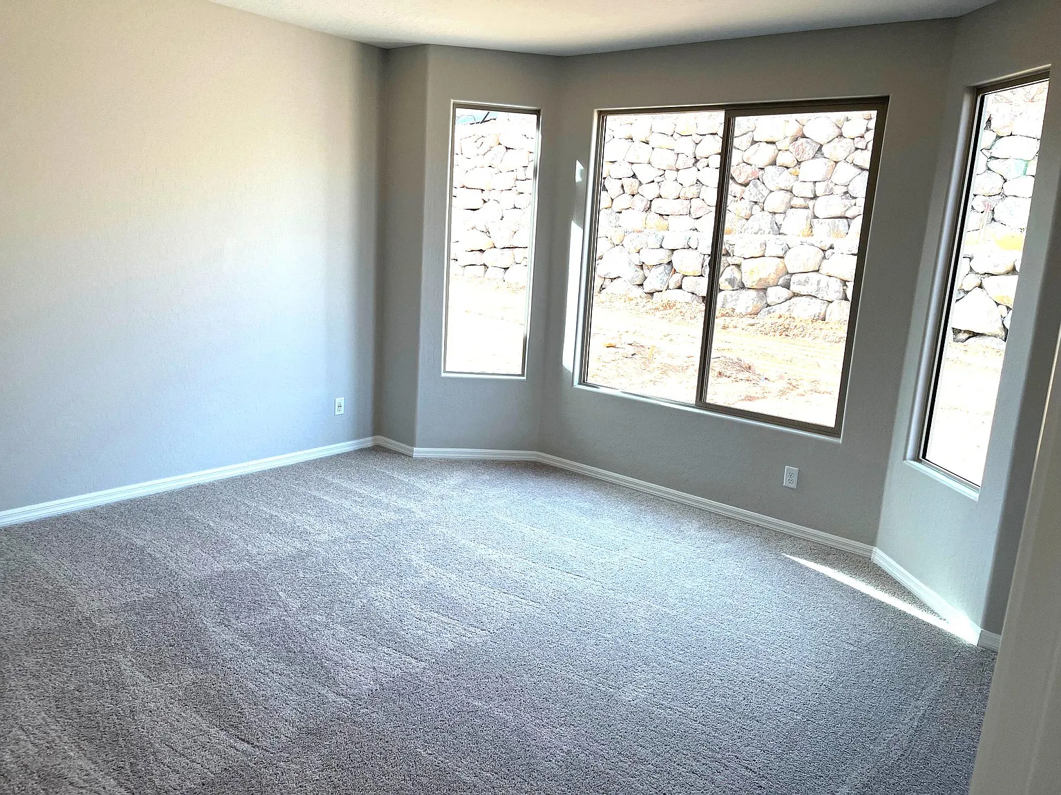 2 bed, 1390 sqft, $1,880 — Photo 4