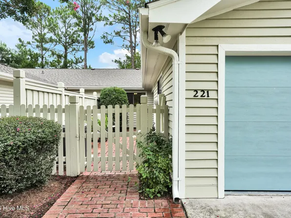 221 Inland Greens Circle, Wilmington, NC 28405