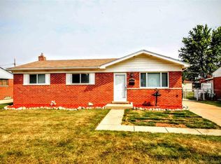 8423 Independence Dr, Sterling Heights, MI 48313